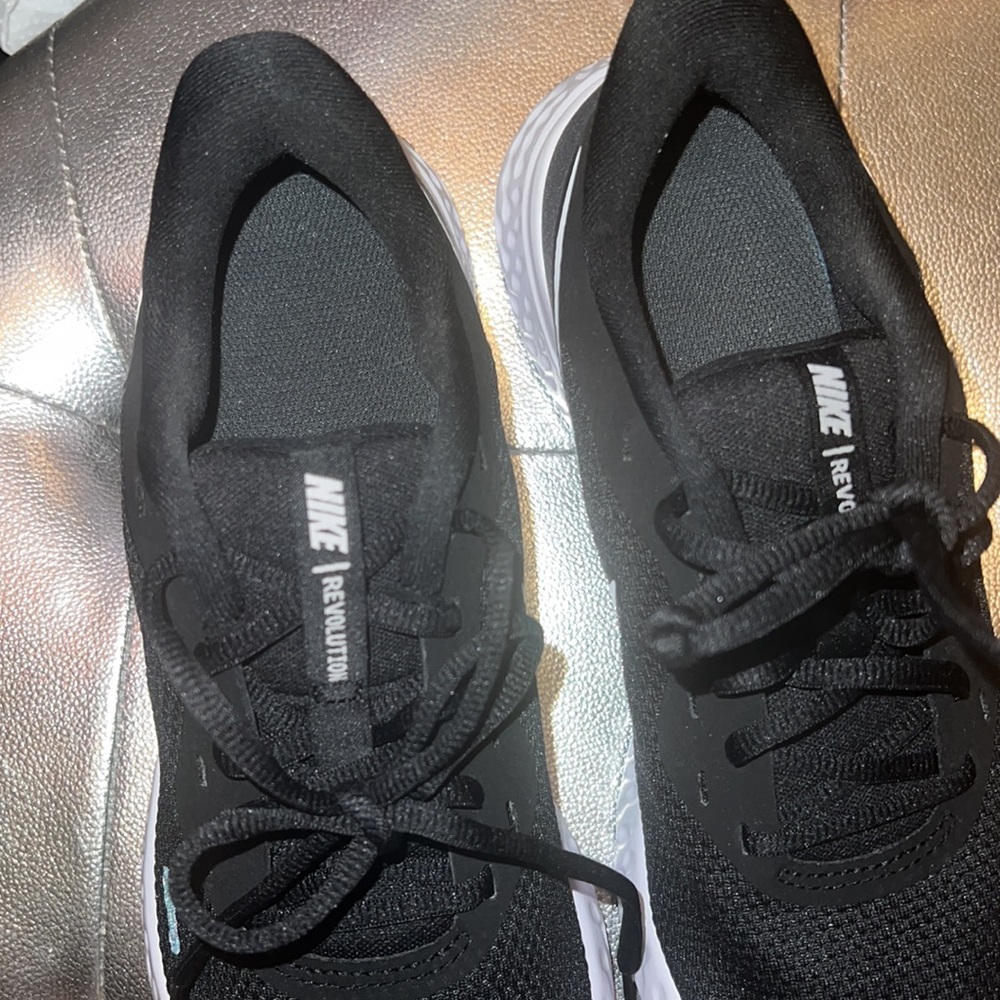 Nike Sneakers - Picture 2 of 4